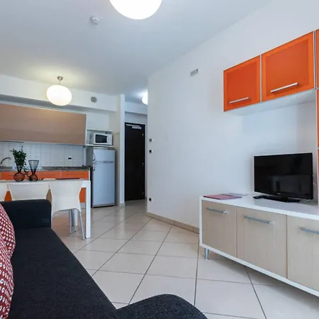 Apartman Warm Family Flat With Terrace Bibione