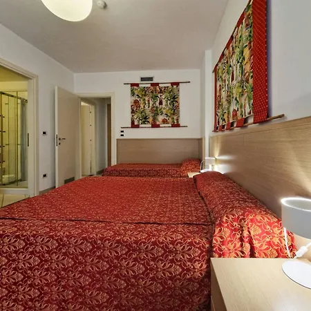 Warm Family Flat With Terrace Apartman