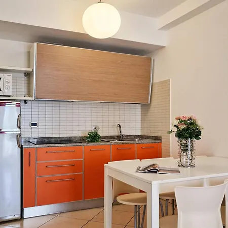 Warm Family Flat With Terrace Apartman