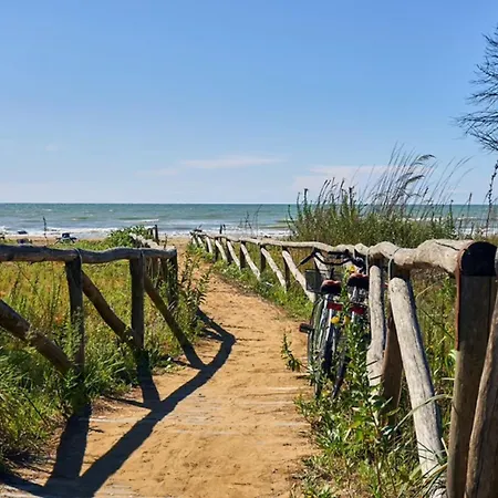 Apartman Warm Family Flat With Terrace Bibione